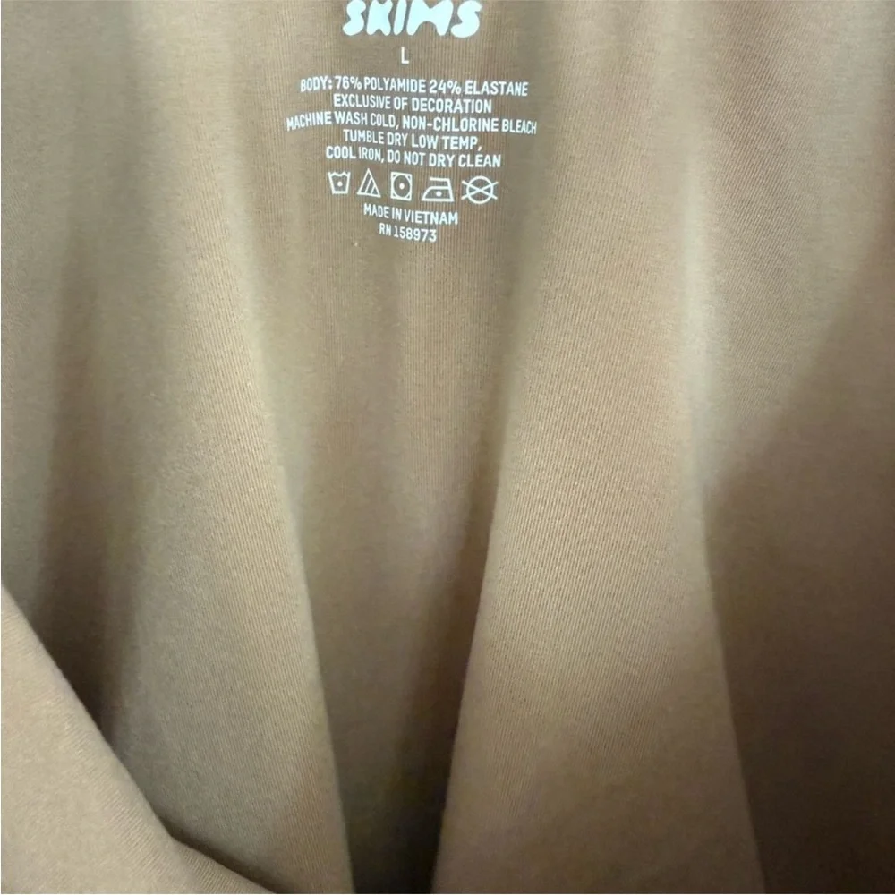 SKIMS FITS EVERYBODY SQUARE NECK BODYSUIT - Picture 7 of 7